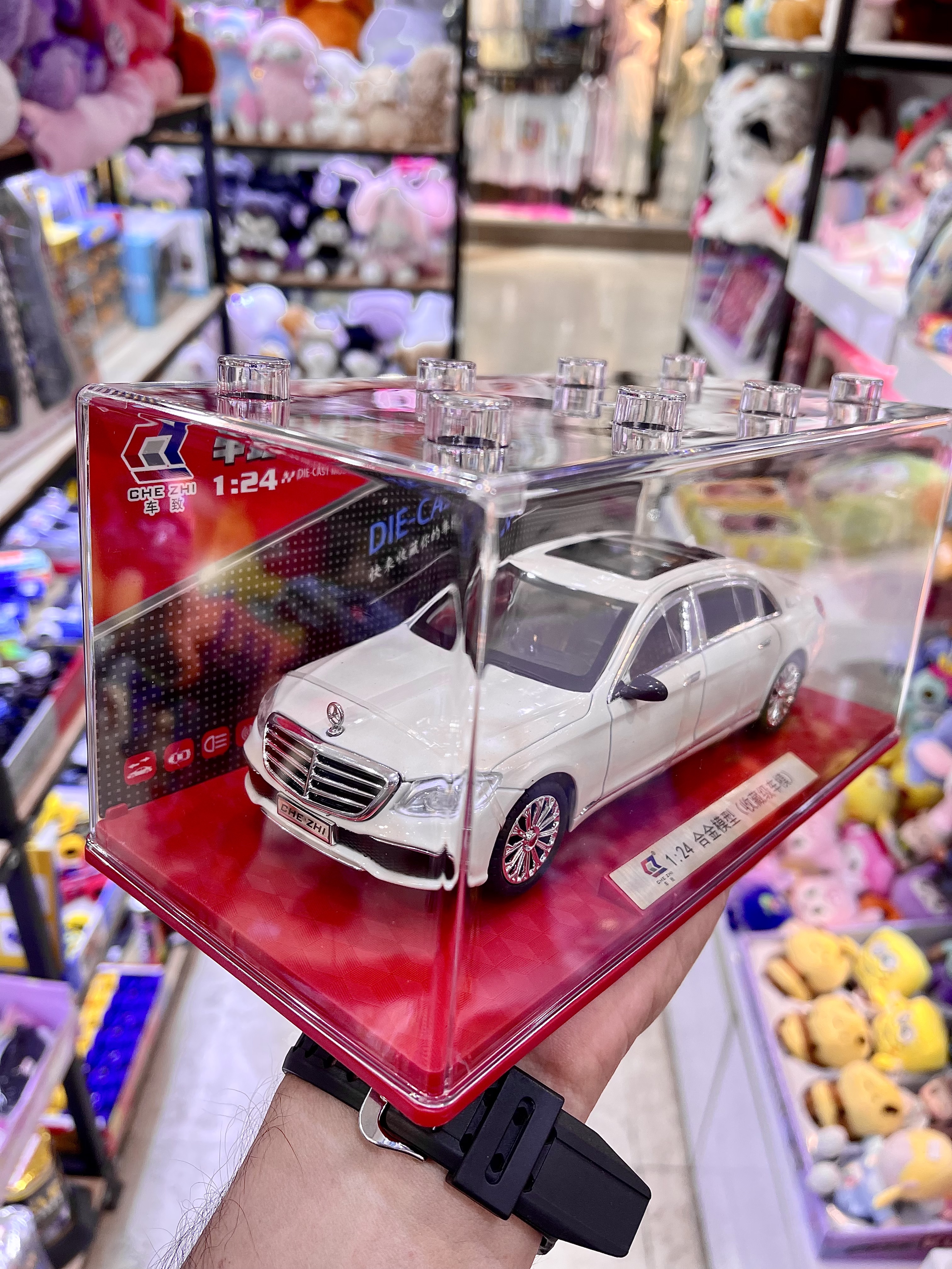 ماشین فلزی بنز سفید E300eL سایز ۱:۲۴
